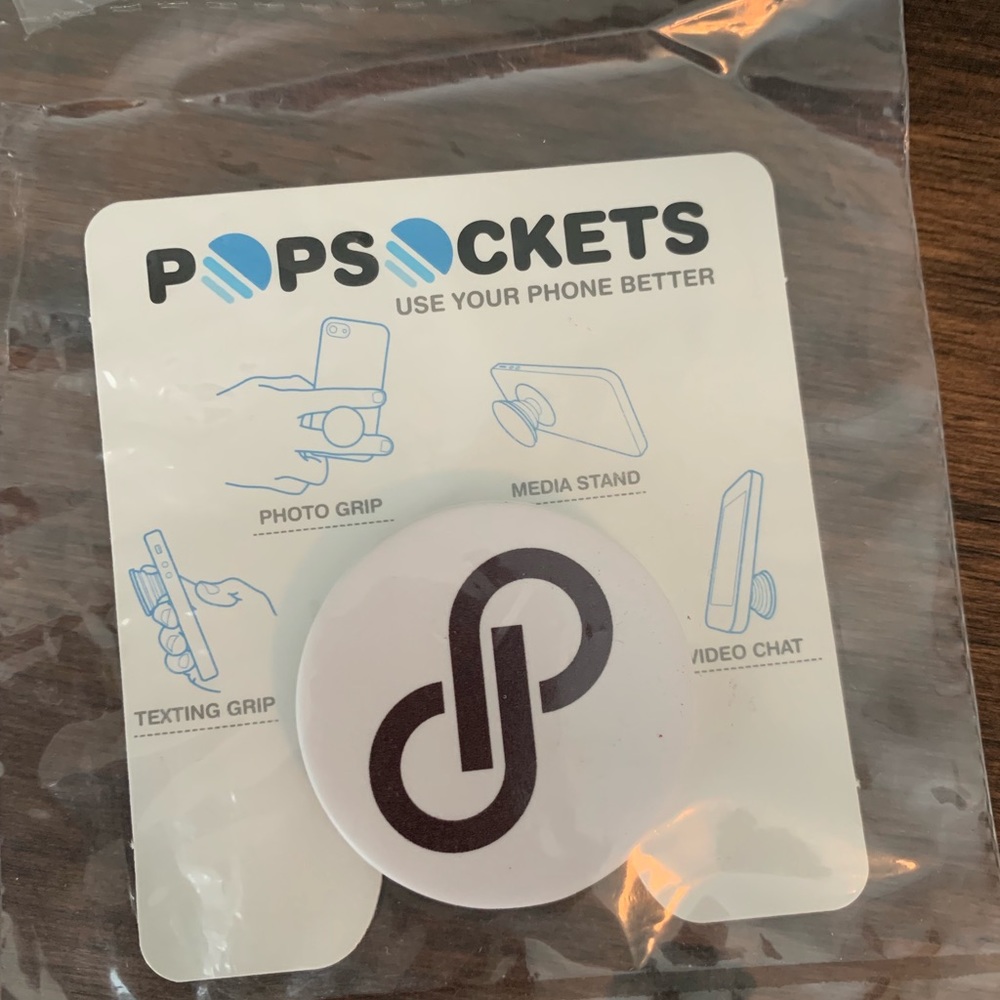 Poshmark pop socket new in package